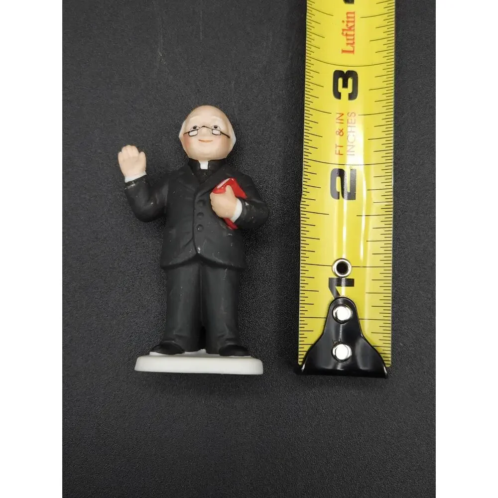 Vintage Colonial Village 1990 Reverend Priest Pastor Father Figurine Lefton